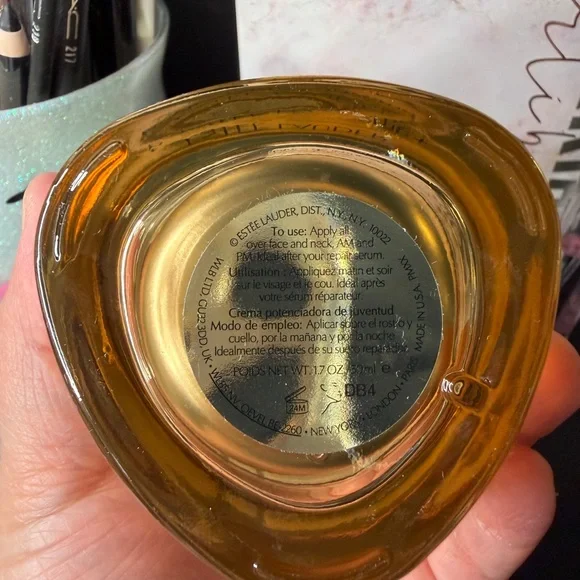 Estee Lauder Revitalizing Supreme+ Creme - Gold and Black